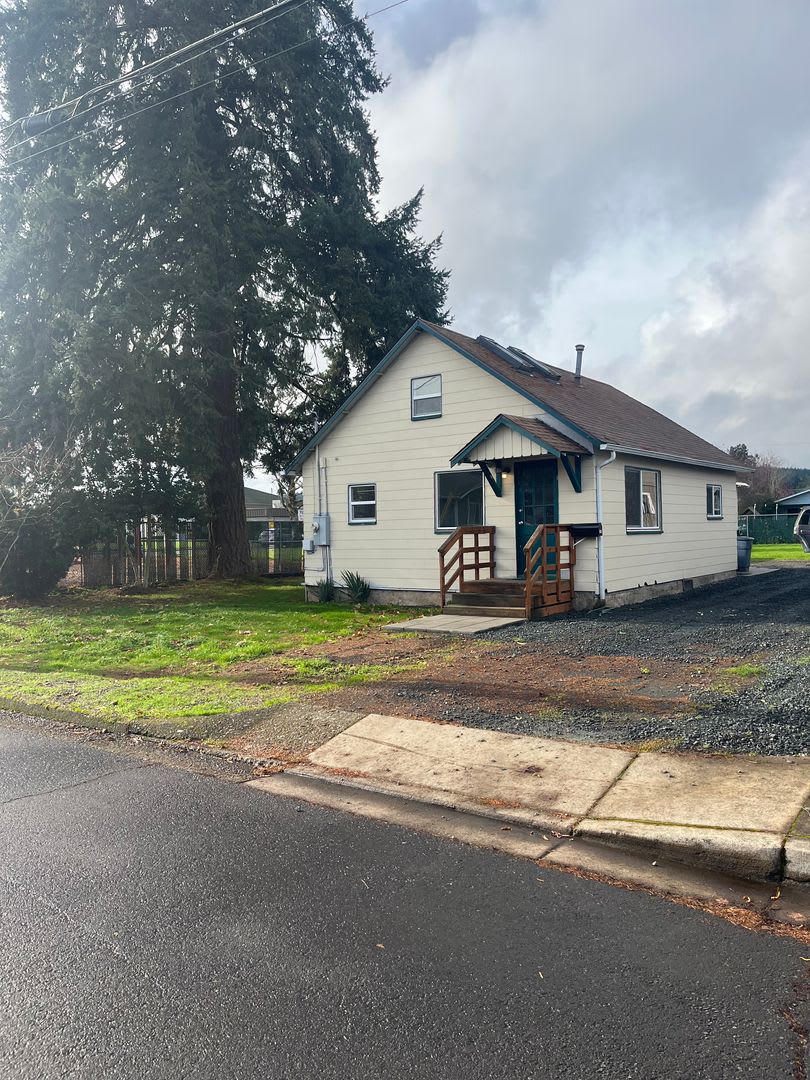 3-Bedroom 2-Bathroom home in Cottage Grove