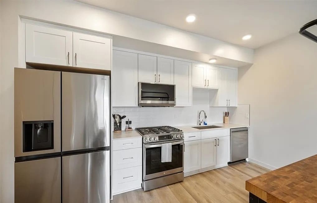 2475 Victoria Ave Unit 408