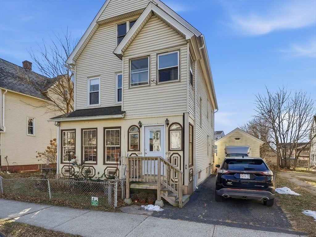 658 Main Street unit: 2