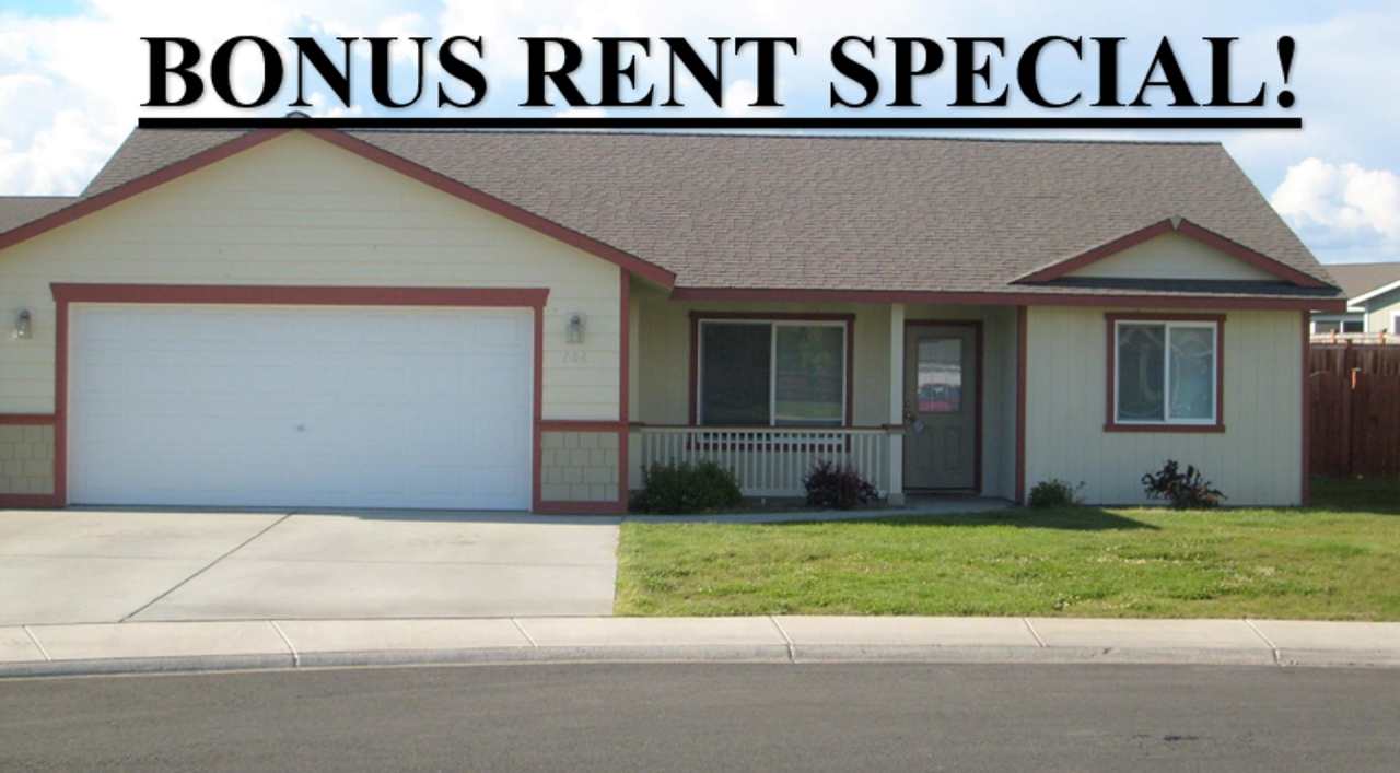 BONUS RENT SPECIAL! 3 Bedroom, 2 Bath Home for September Rent!