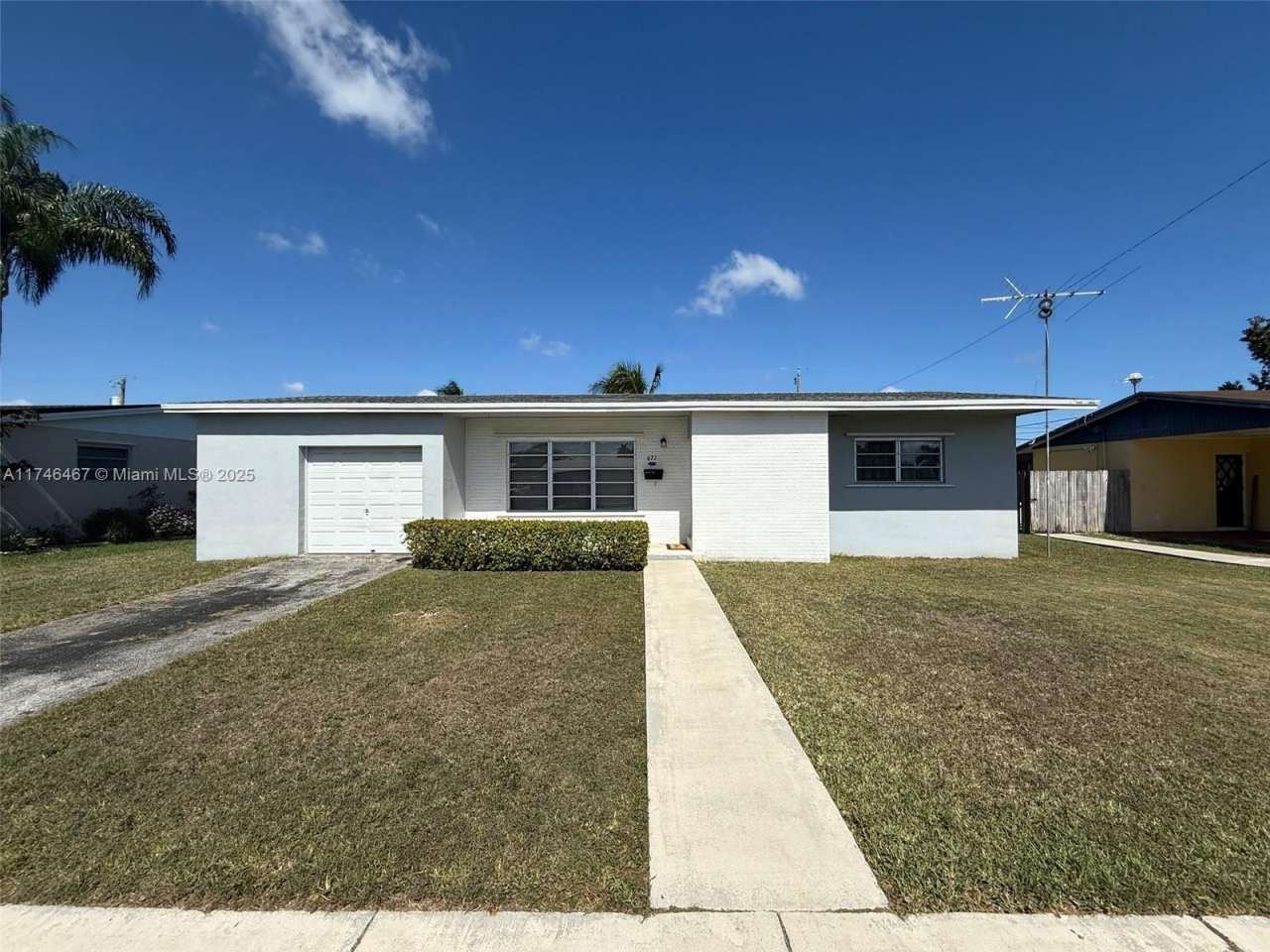671 NW 17th St