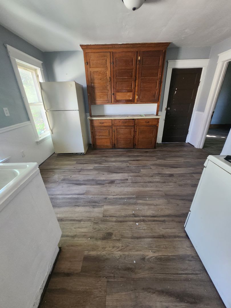 Upper 3 bedroom east side