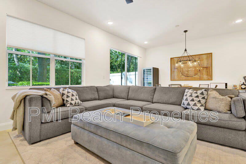 124 West Prive Circle