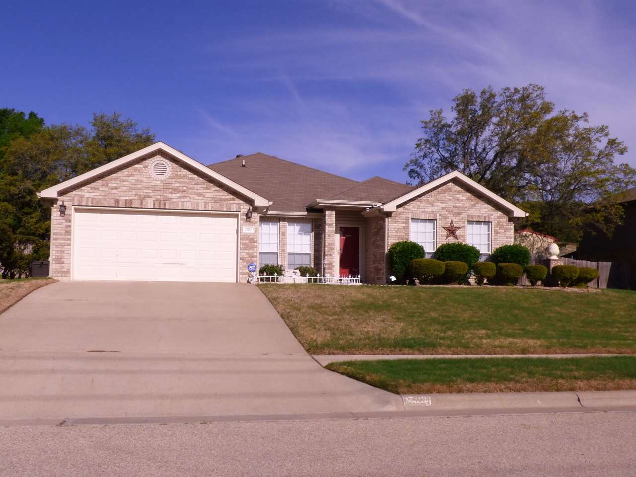 1702 Margaret Lee St