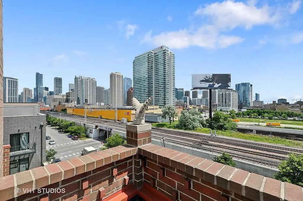 816 West Hubbard Street