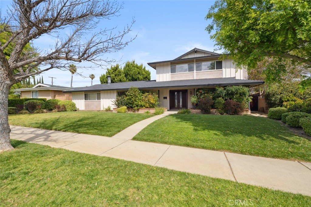 11618 Paso Robles Avenue