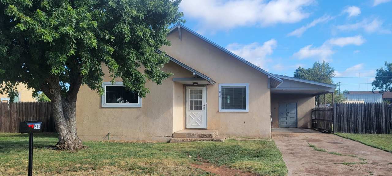 UPDATED HOME IN NORTH CLOVIS