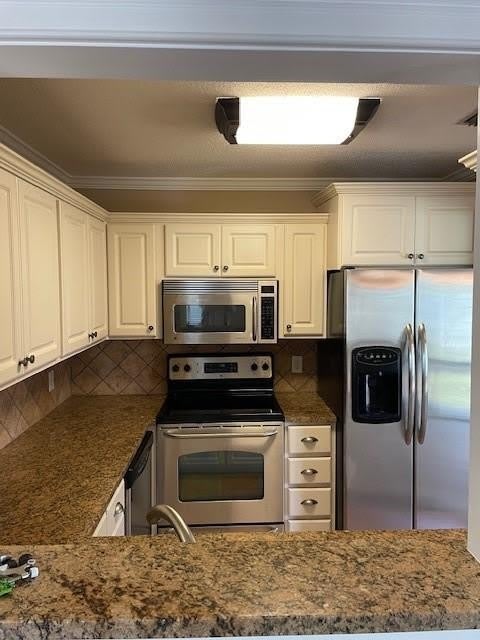 220 Harbour Oaks Drive