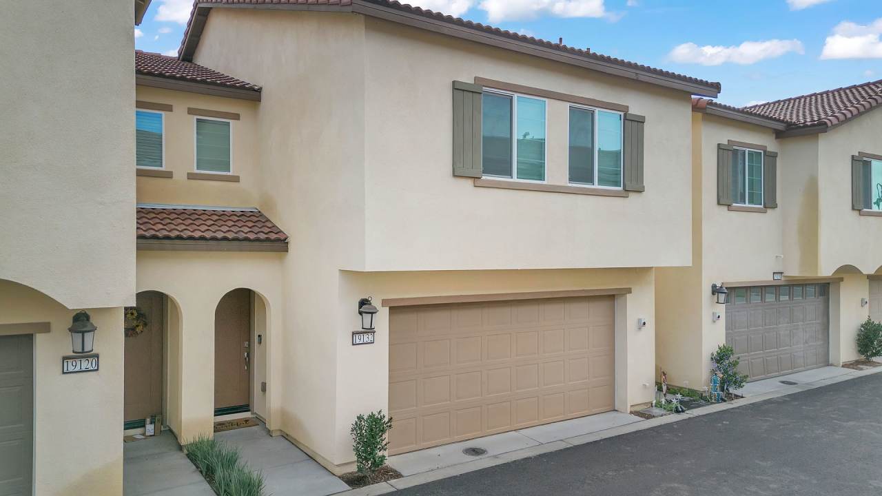 19132 Ash Grove Street