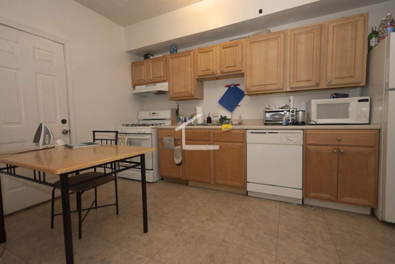 Great 3 bedroom close to BU and the green line