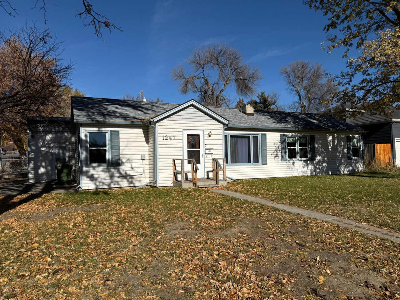 3 bed 1 Bath at 1247 Harvard Ave