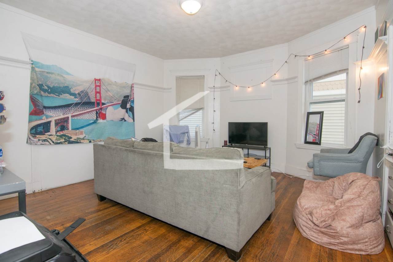 Premium BU Location @ Packard's Corner