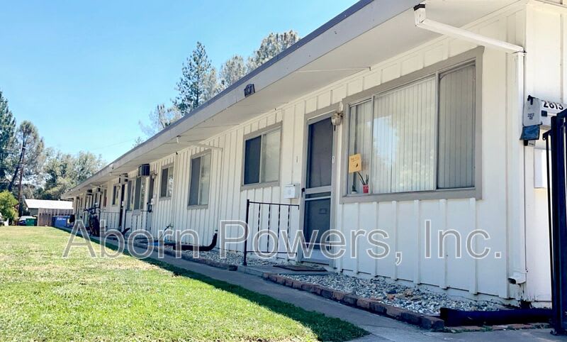 2807 & 2813 Manor Drive