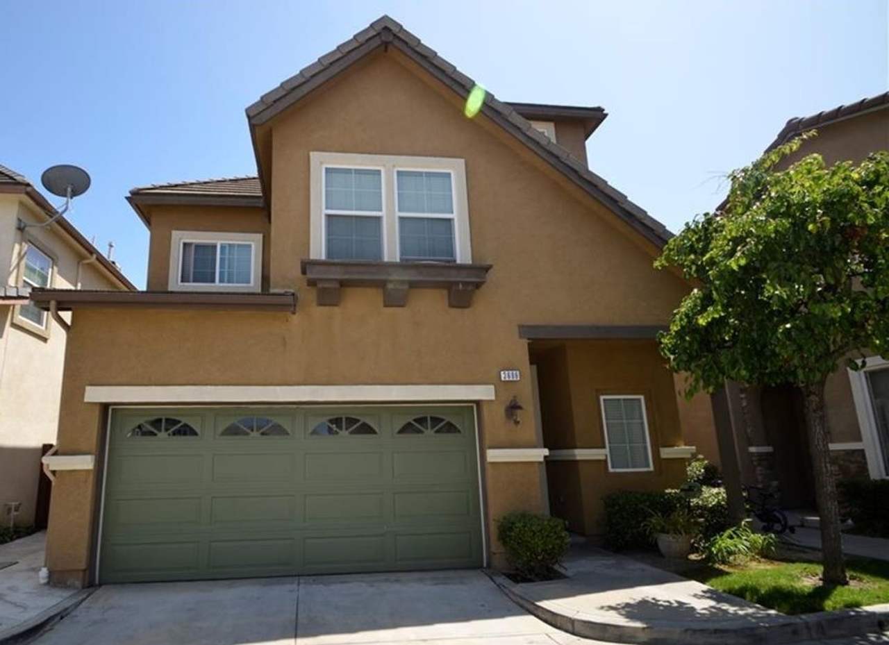 4 Bedroom 3.5 Bath Contemporary Dream