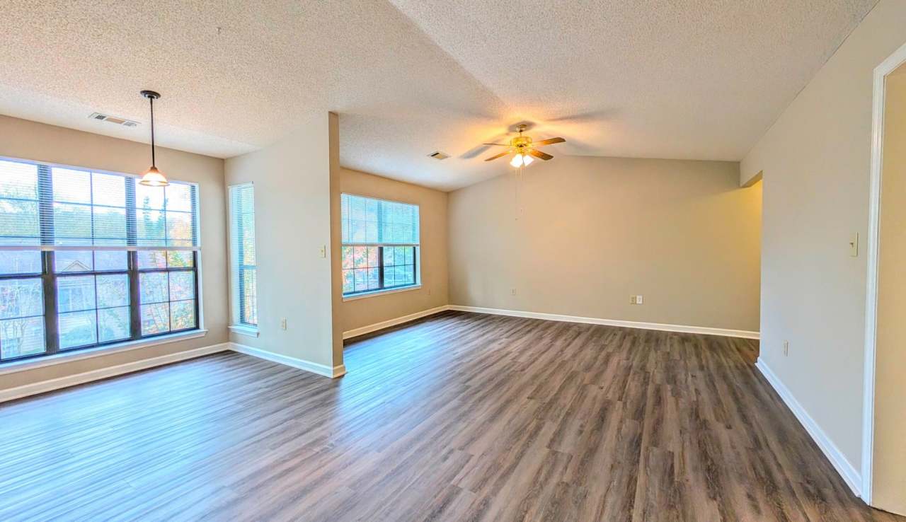 UPDATED  REMODELED 1 BED / 1 BATH CONDO IN SOUGHT-AFTER LOCATION!