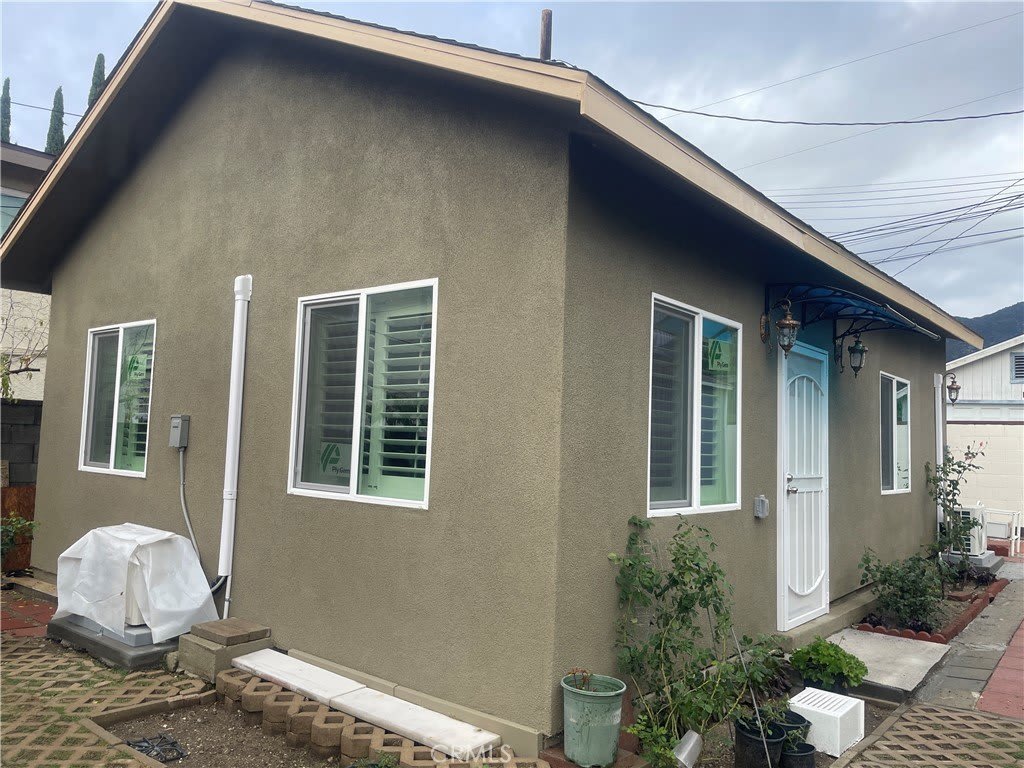 207 E Olive Avenue E