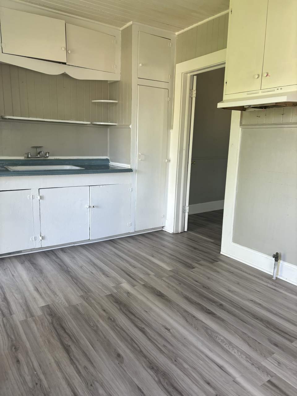 213 West Bertheaud AvenueUnit B