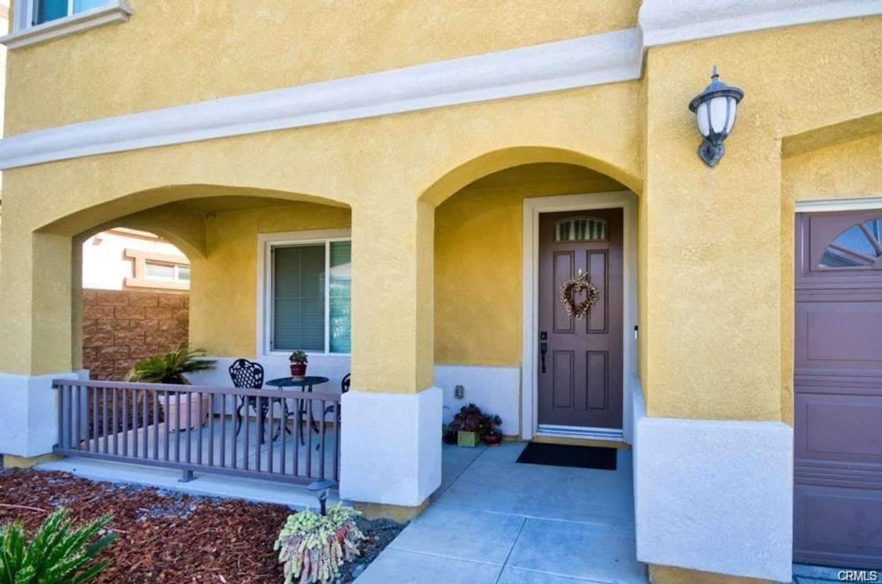 Spacious 4-Bed, 2.5-Bath Home in Fontana Unified School District with Private Backyard