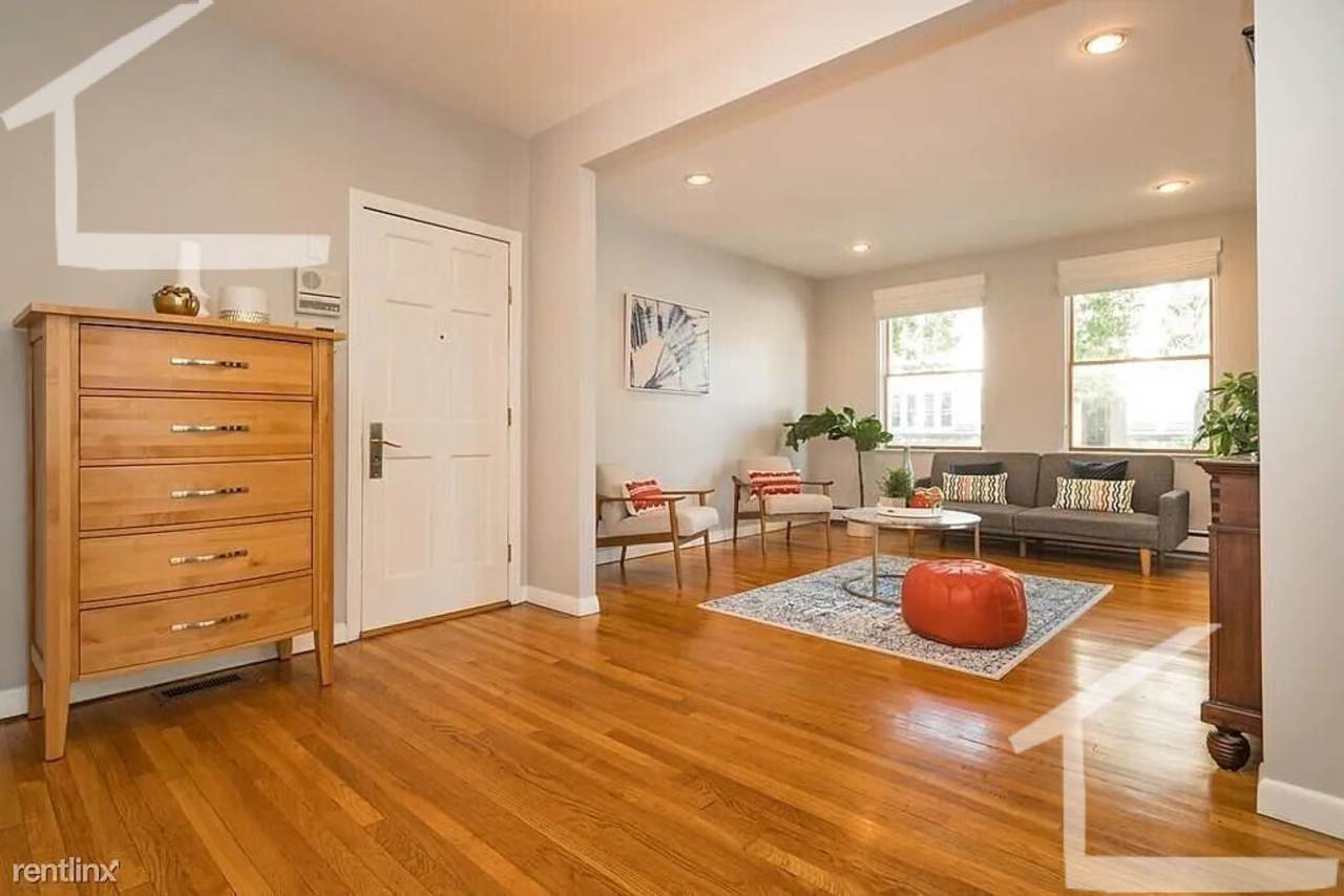 Perfect for underclassmen wanting a multi-year stay! Luxury Apt w W/D in Unit near BU! XL Rooms