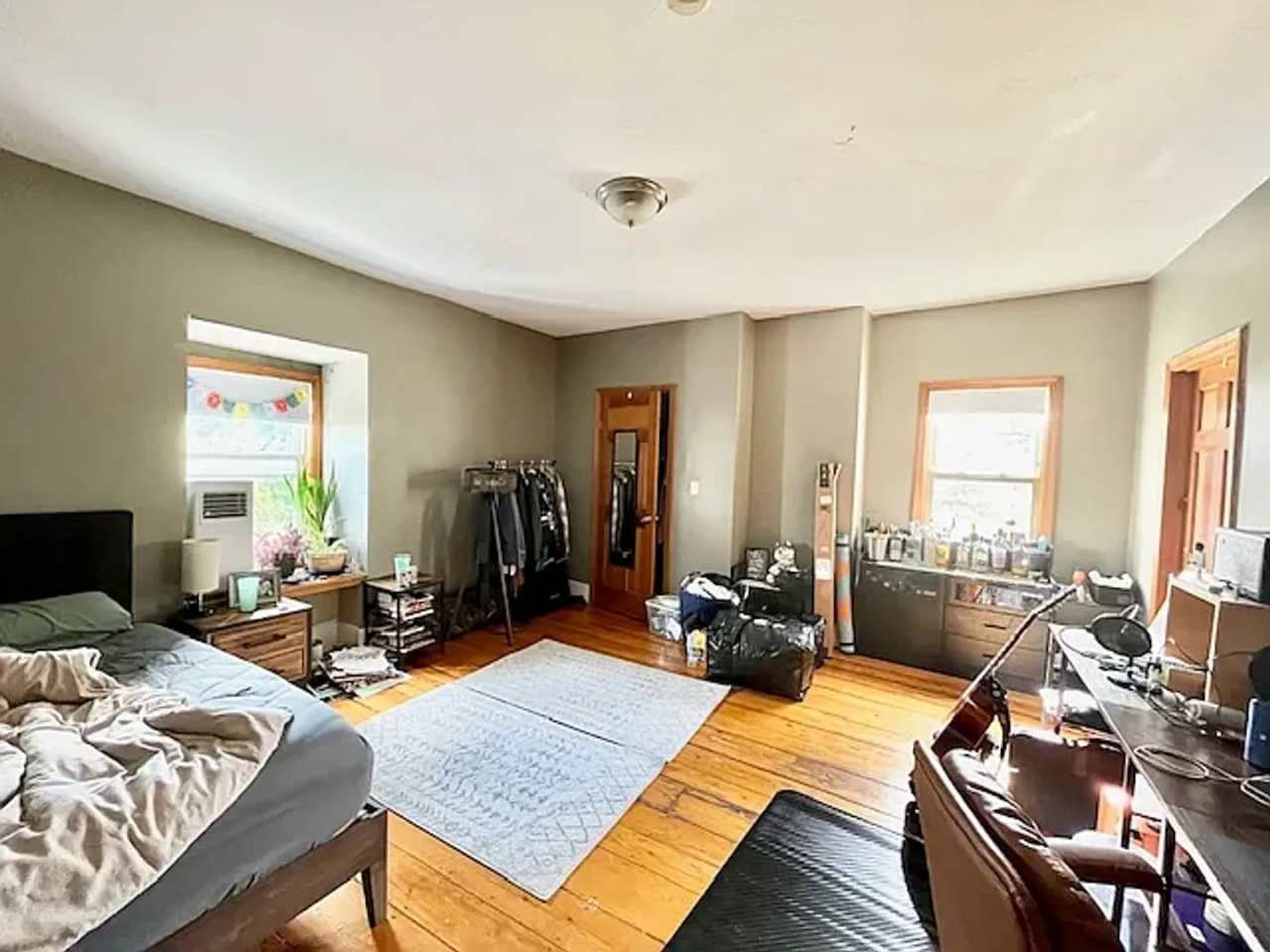 Perfect 6-bed, 4-bath student apartment in Mission Hill available for a 9/1/26 move-in!