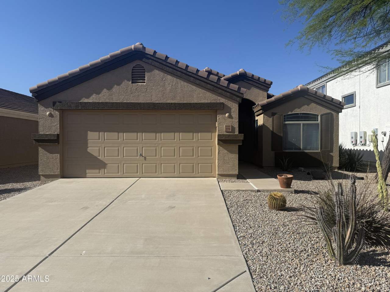 2218 W ROOSEVELT Avenue