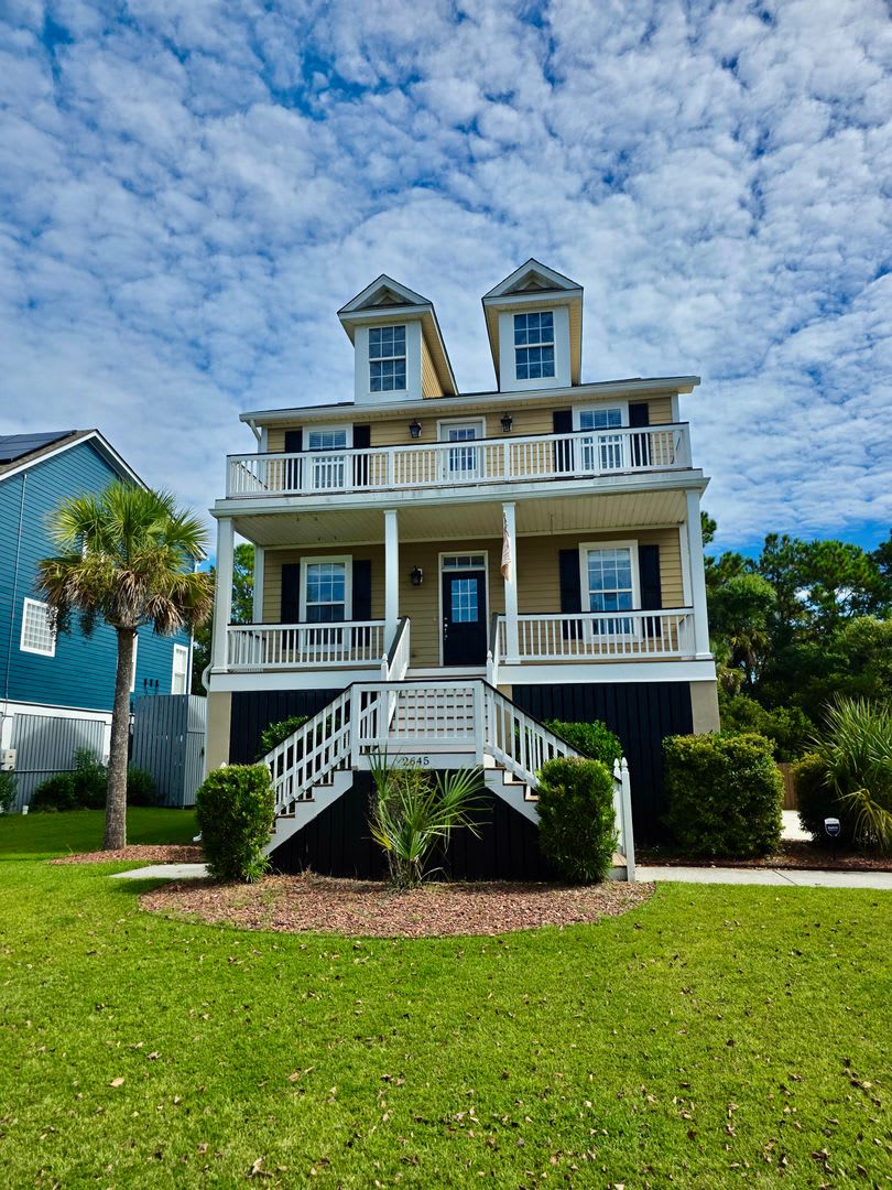 Elevated Four Bedroom in Rivertowne Country Club - Mt. Pleasant