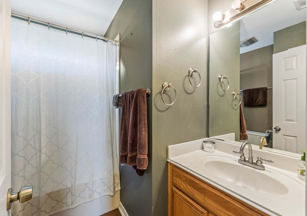 SUBLEASE AVAILABLE IMMEDIATELY THROUGH JULY 2026! Charming 3 Bed, 2 Bath in Central Location!