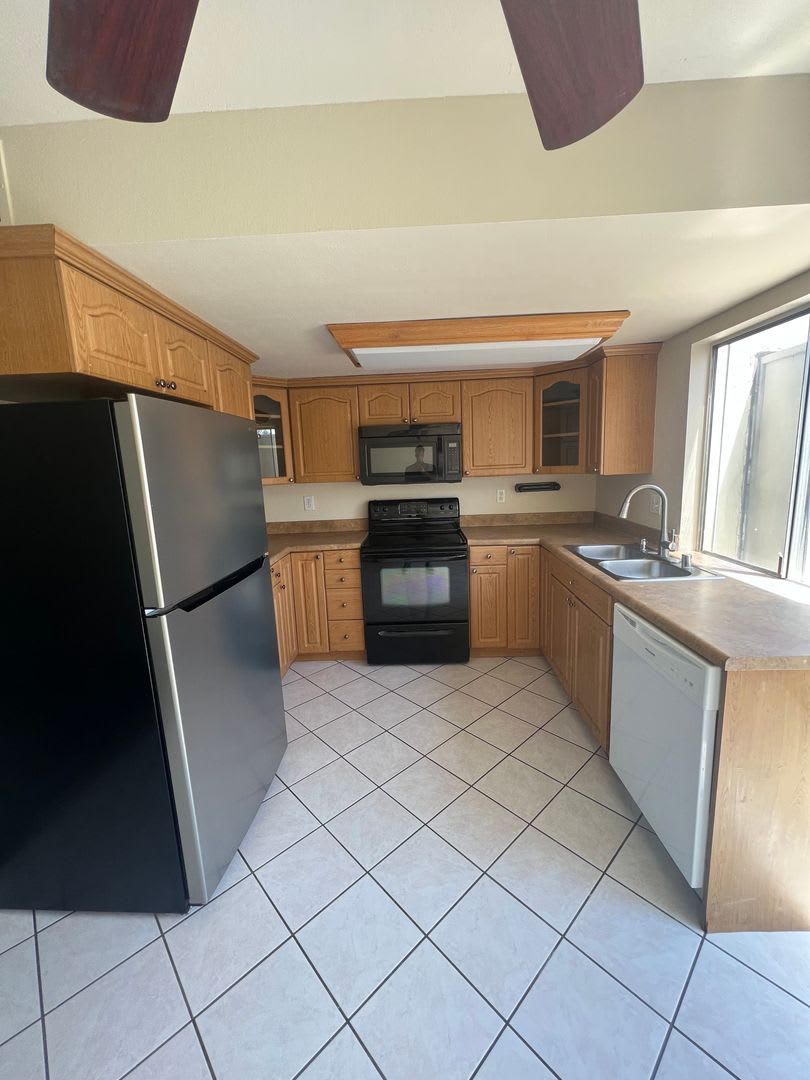 2 Bedroom 1.5 Bath townhouse in Escondido