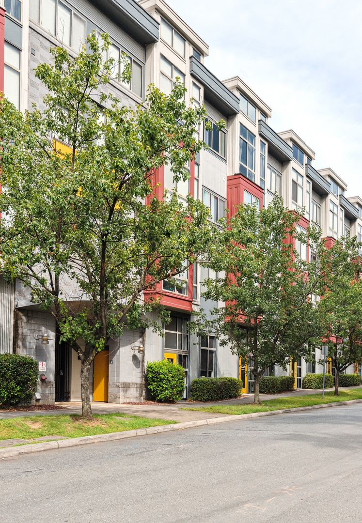 Modern condo located in the Silo Urban Lofts community!