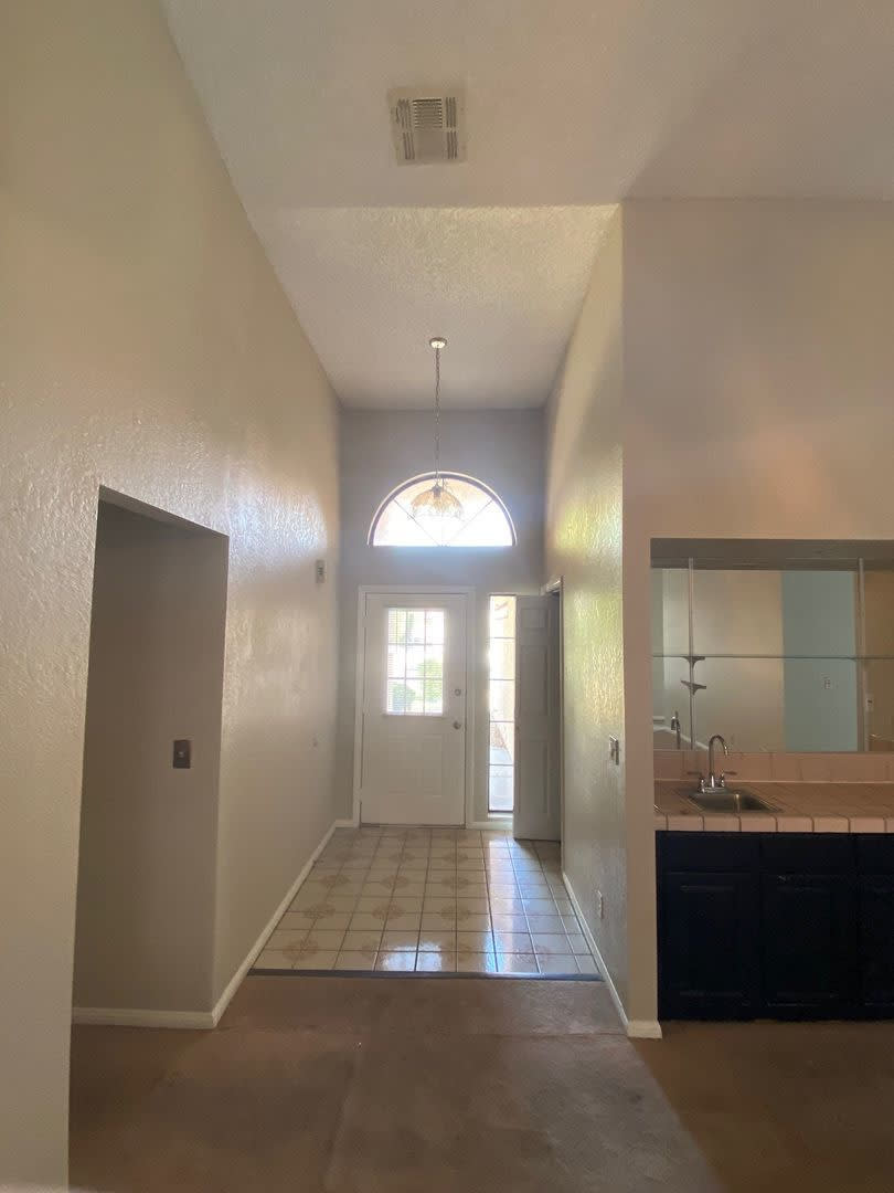 3 Bedroom 2 Bathroom Home!