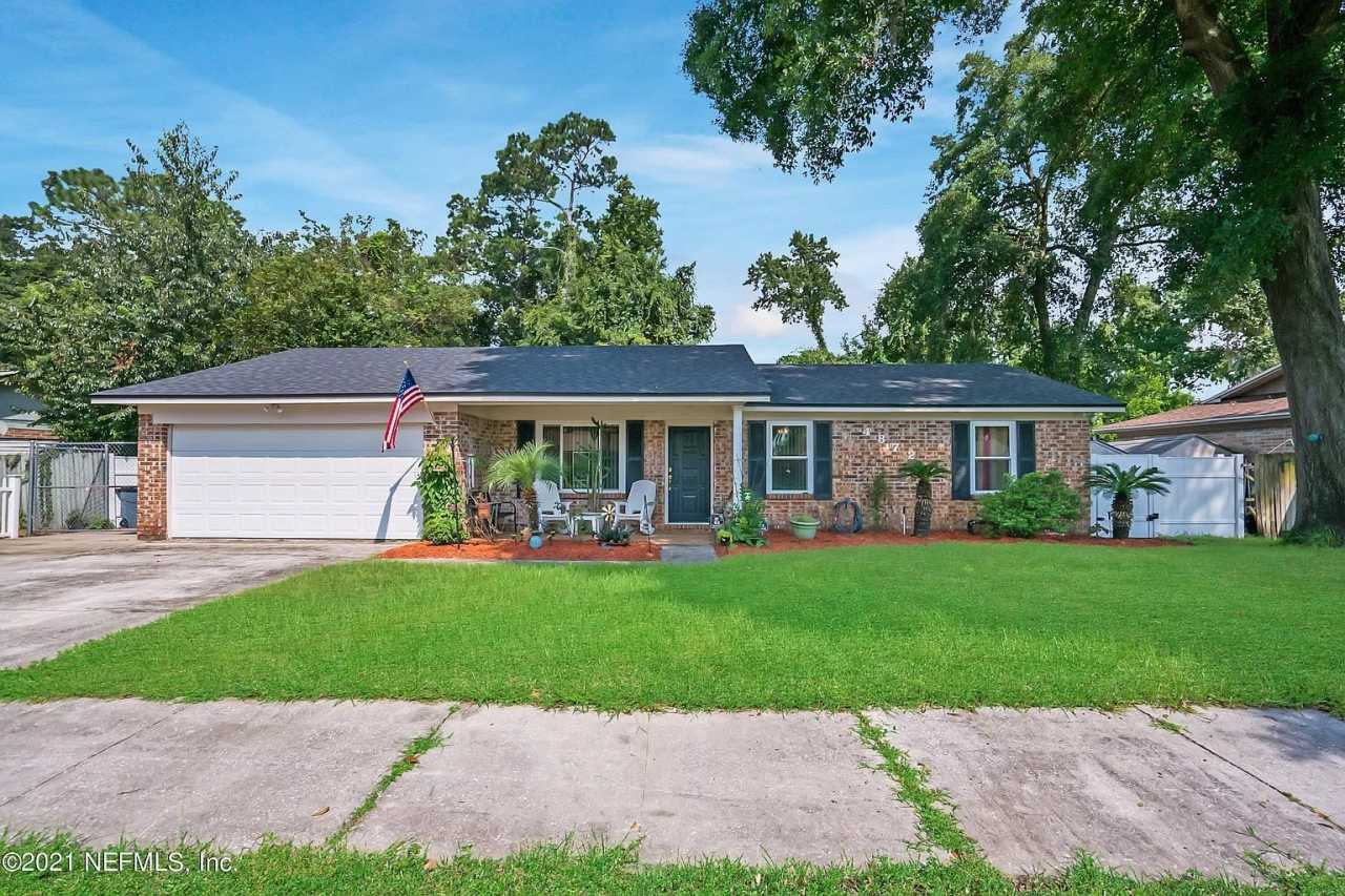 4872 Lofty Pines Circle West