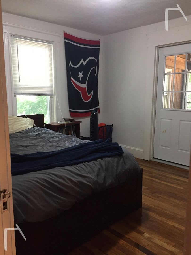 Large 2 bed in Somerville
