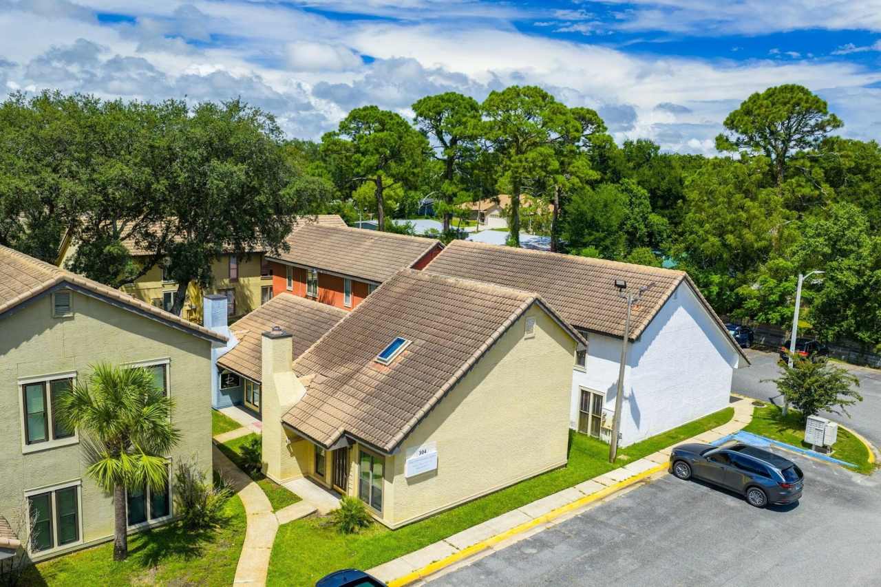 151 Mary Esther Blvd unit: 304