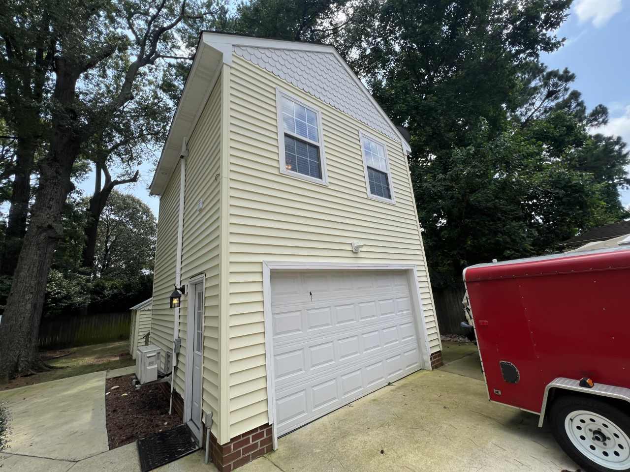 1363 Eagle Avenue - Carriage House