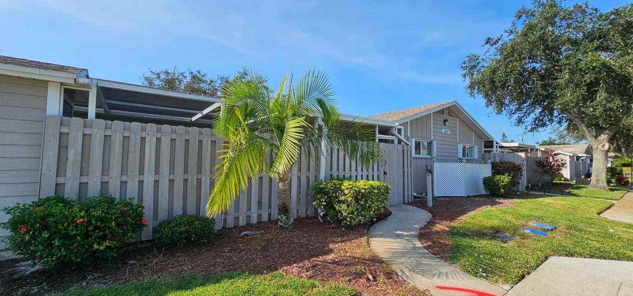 Cocoa North Patio Home Including Internet and Basic Cable-3 Bedroom with Community Pool