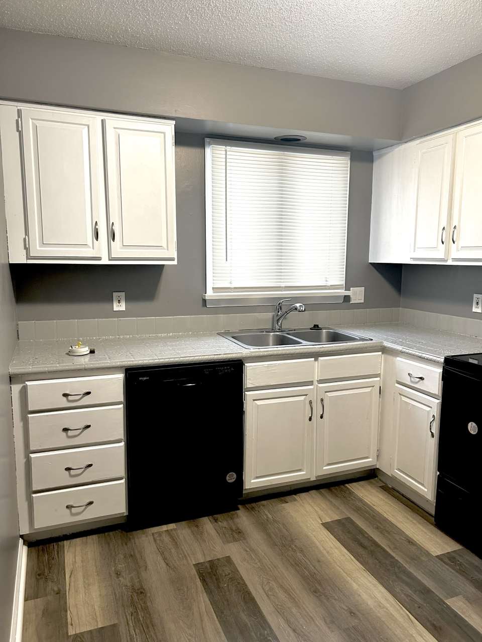 5560 Cresthaven Lane - A