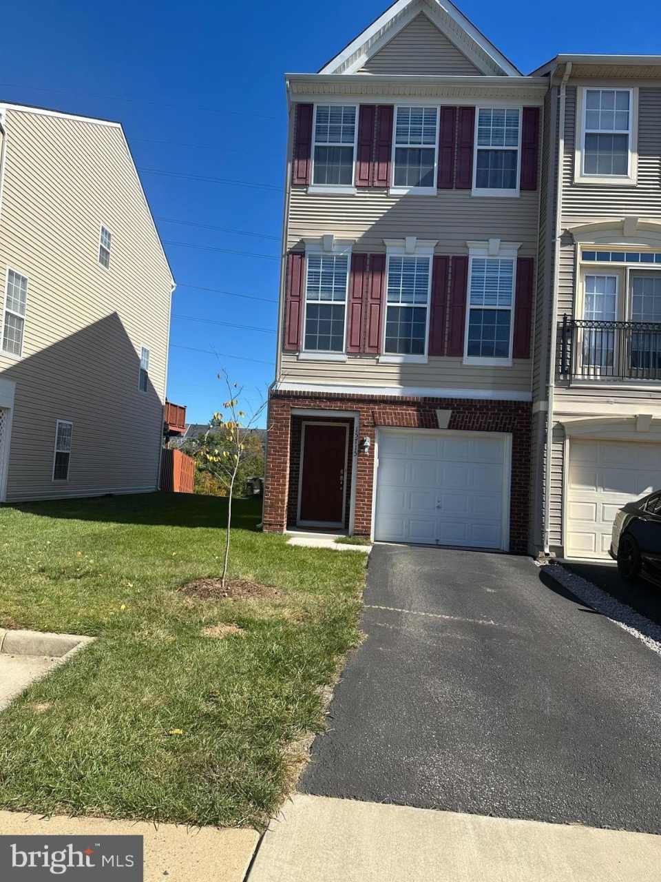 15715 JOHN DISKIN Circle