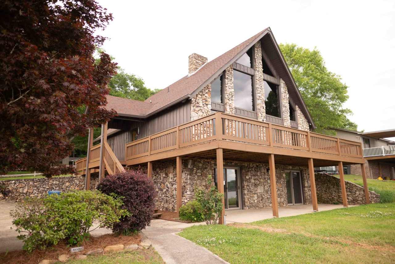 Waterfront Bliss in Rainbow City Alabama