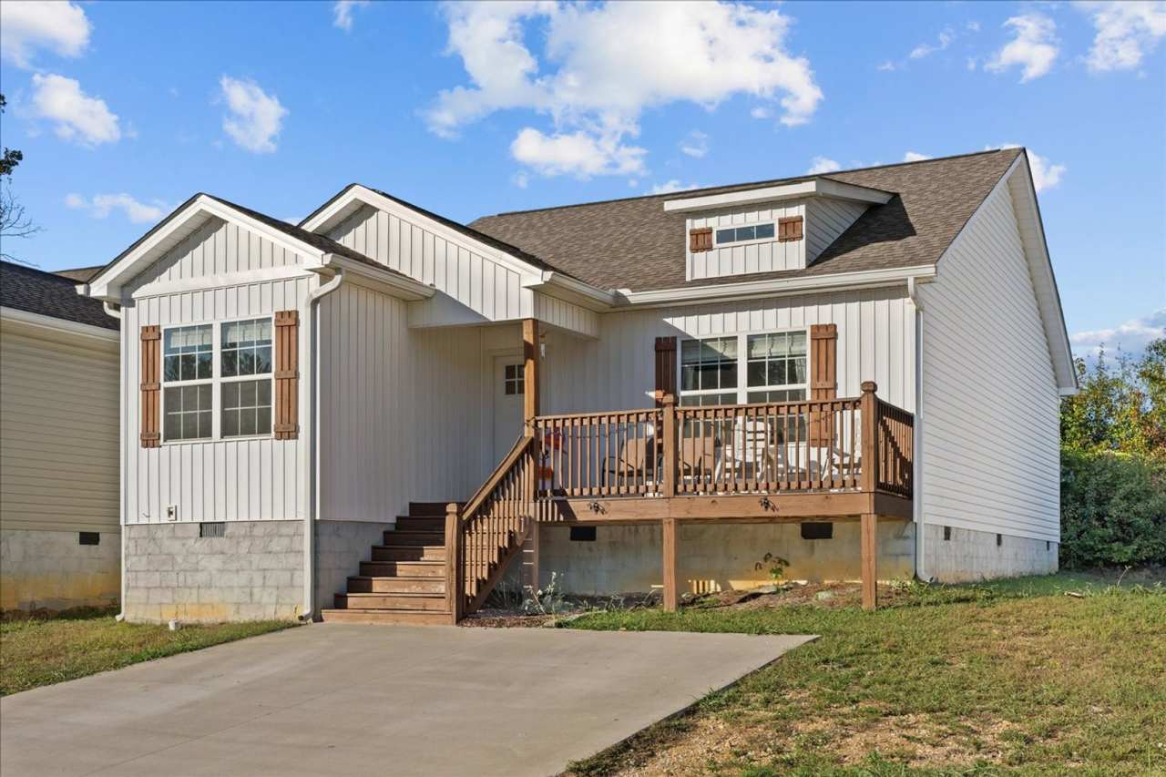 Pristine 3 Bed 2 Bath Home in Dalton