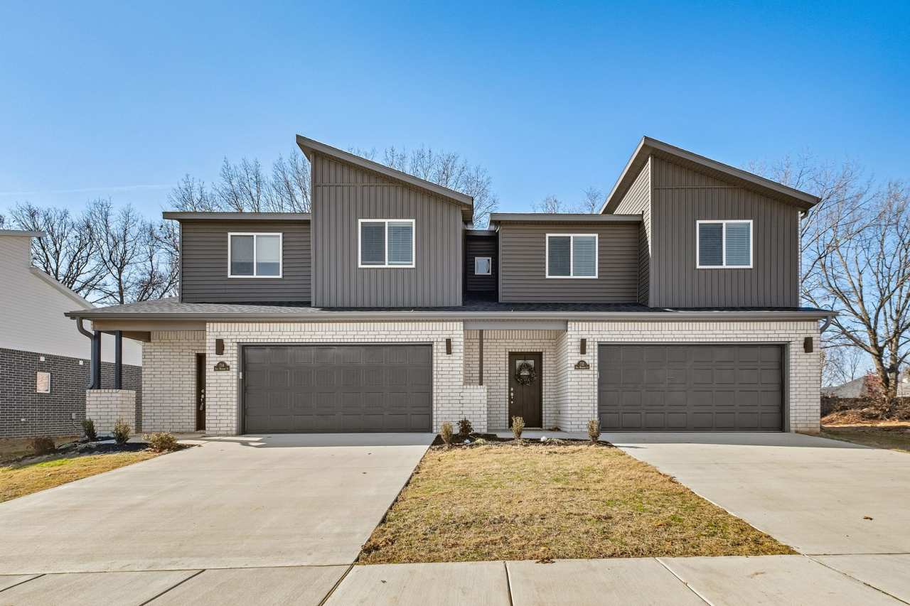 Bright  Spacious 3 Bed | 2.5 Bath Home in Centerton