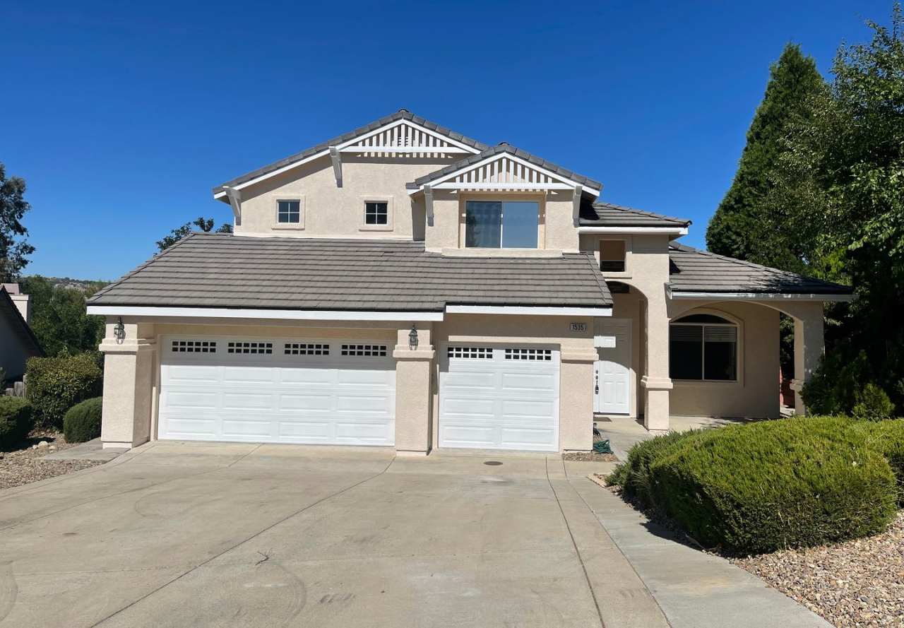 1535 Via Arroyo- Charming 4 bedroom 3 bath home in Paso Robles