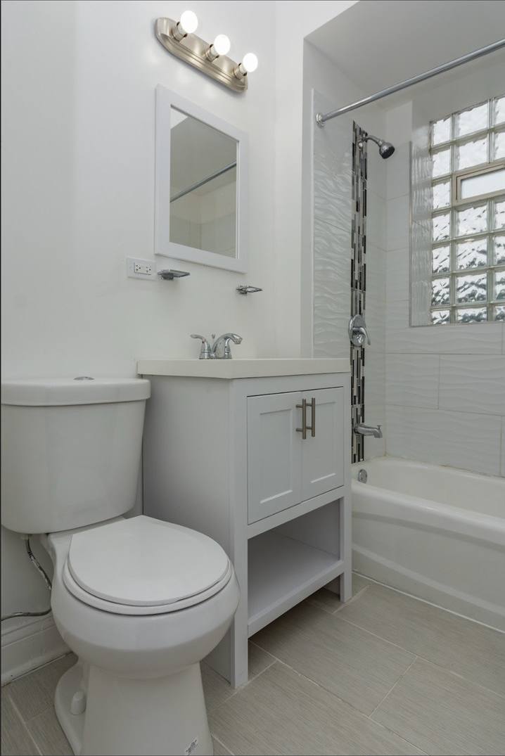 6905 South Prairie Ave.