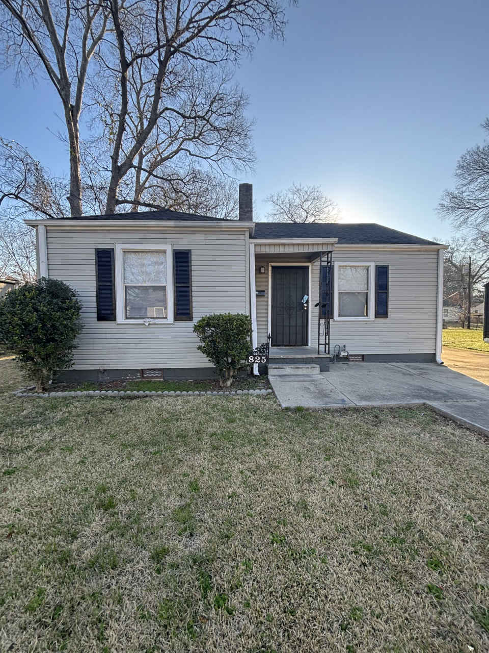 825 25th Street Southwest