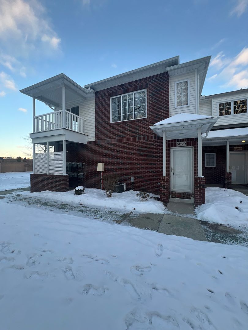 5379 Twin Oaks drive