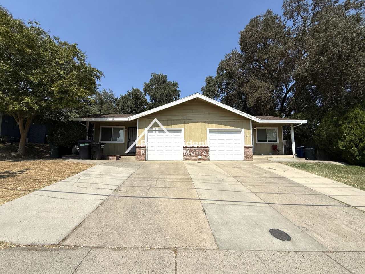 Spacious 3bd/1ba Fair Oaks Duplex near Madison Ave  Dewey Drive