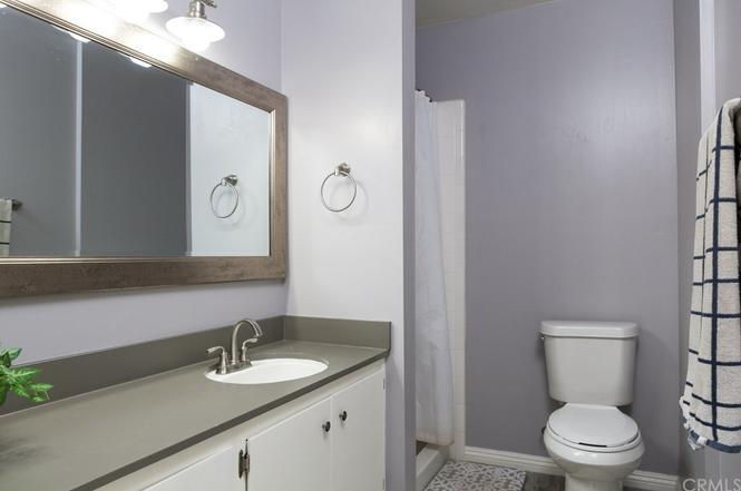 1789 W Greenleaf Ave