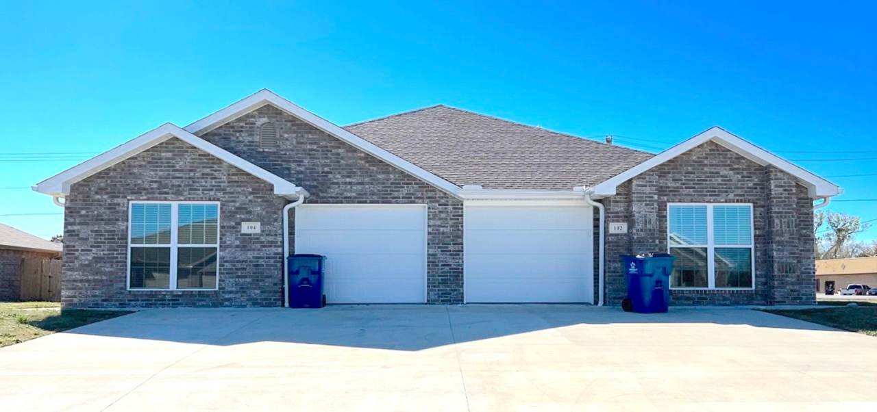 Cozy 3 Bedroom Duplex In Carl Junction!