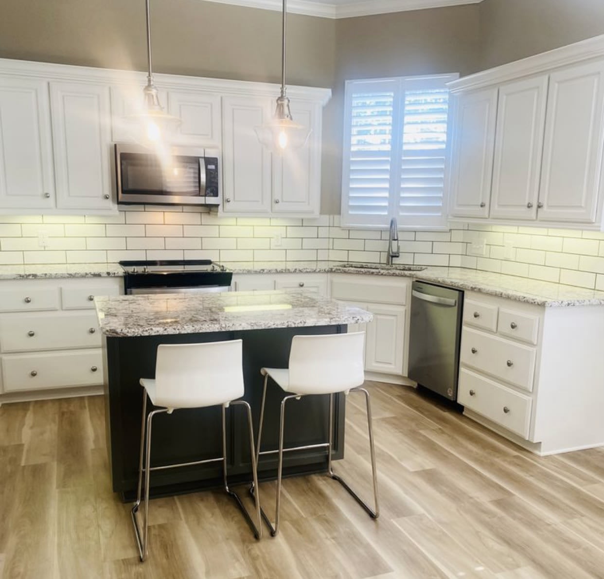 3816 Whispering Oaks