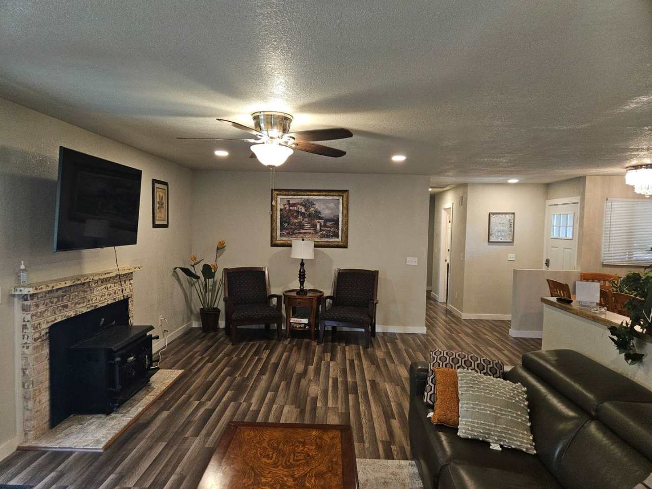 LARGE 4 BEDROOM 3 BATH FULLY FURNISHED HOUSE