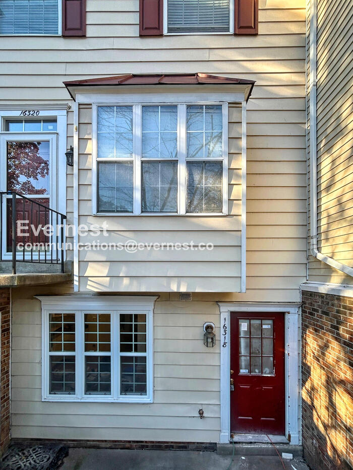 16318 Taconic Circle